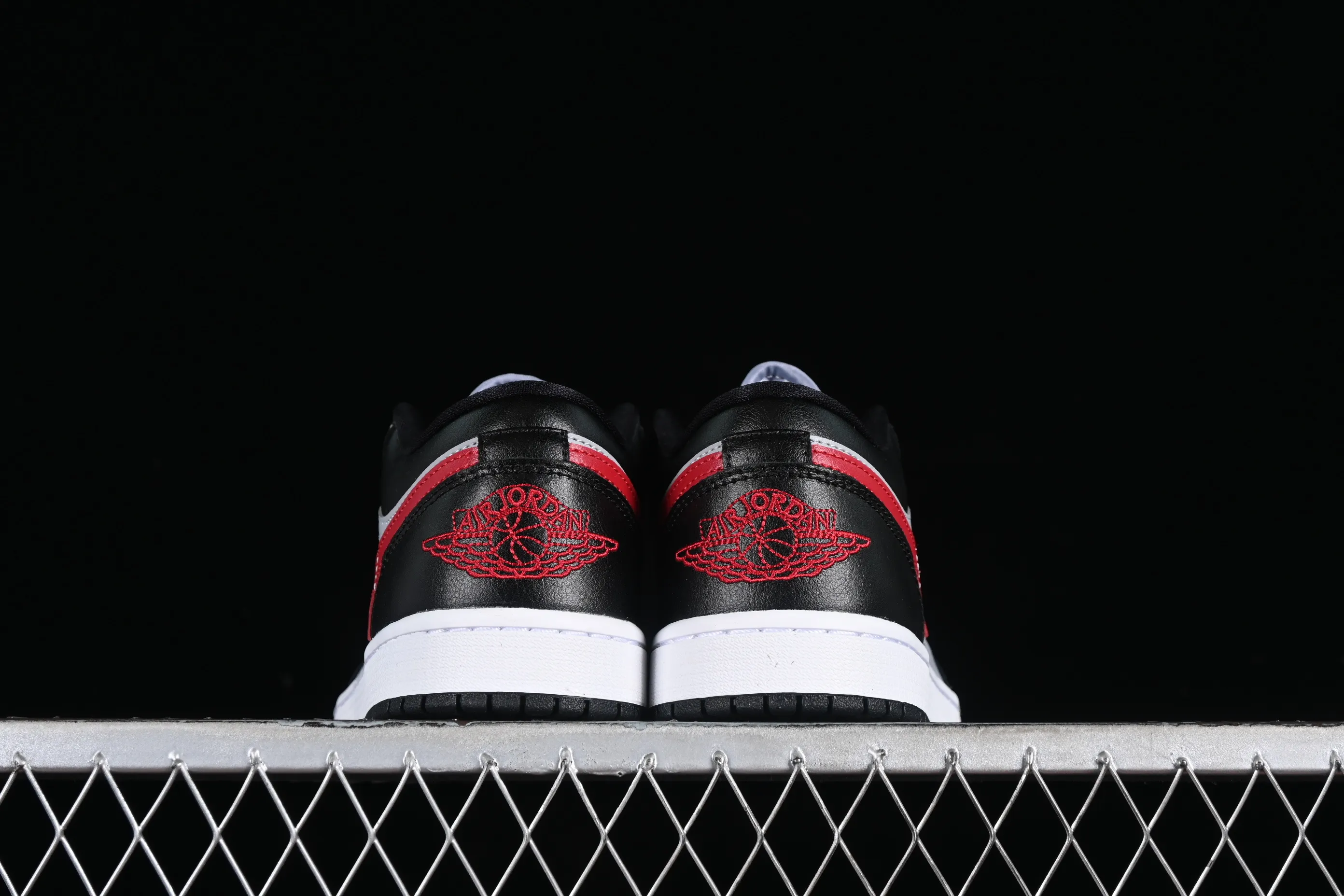 All categories Air Jordan Jordan series basketball shoes Air Jordan 1 Low G version pure original Air Jordan 1 Low AJ1 Joe 1 black gray red hook low-top cultural basketball shoes DC0774-062